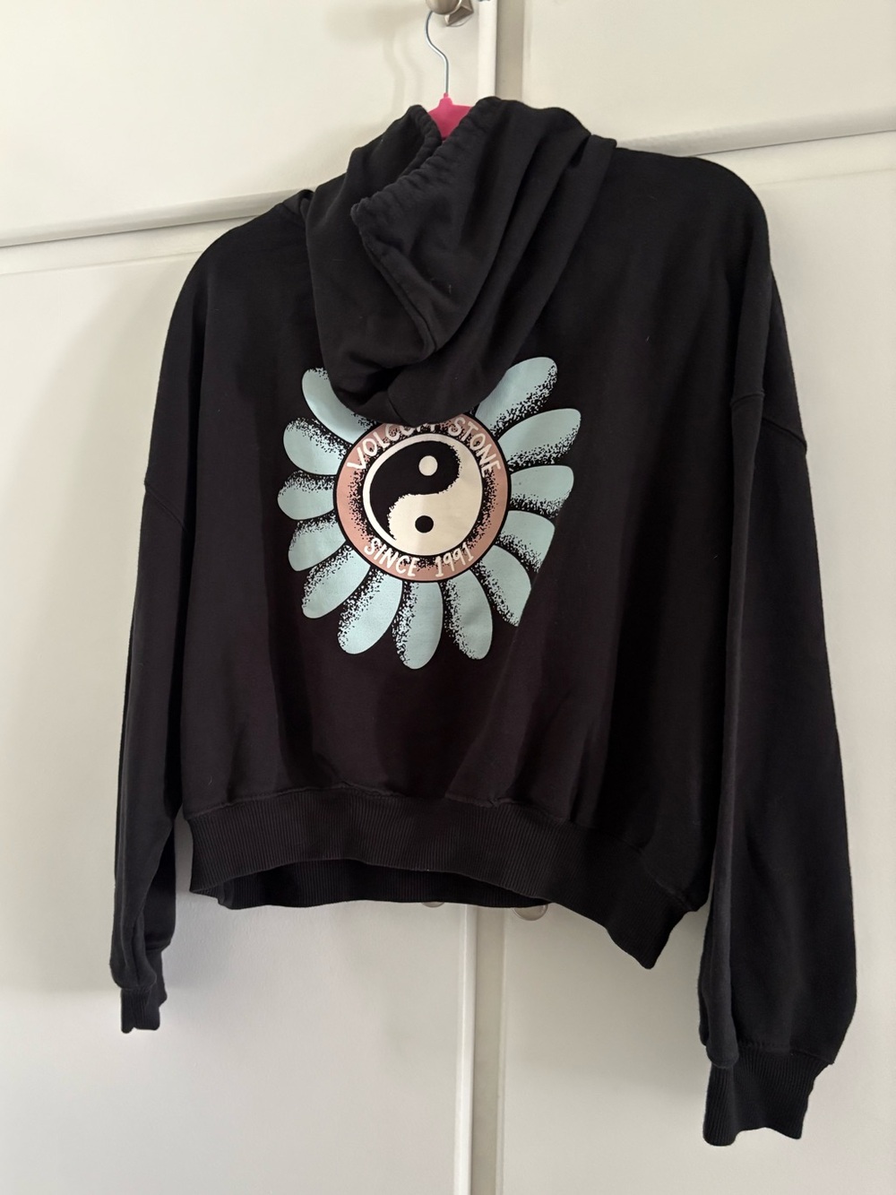 Volcom Cropped Black Hoodie with Daisy Graphic